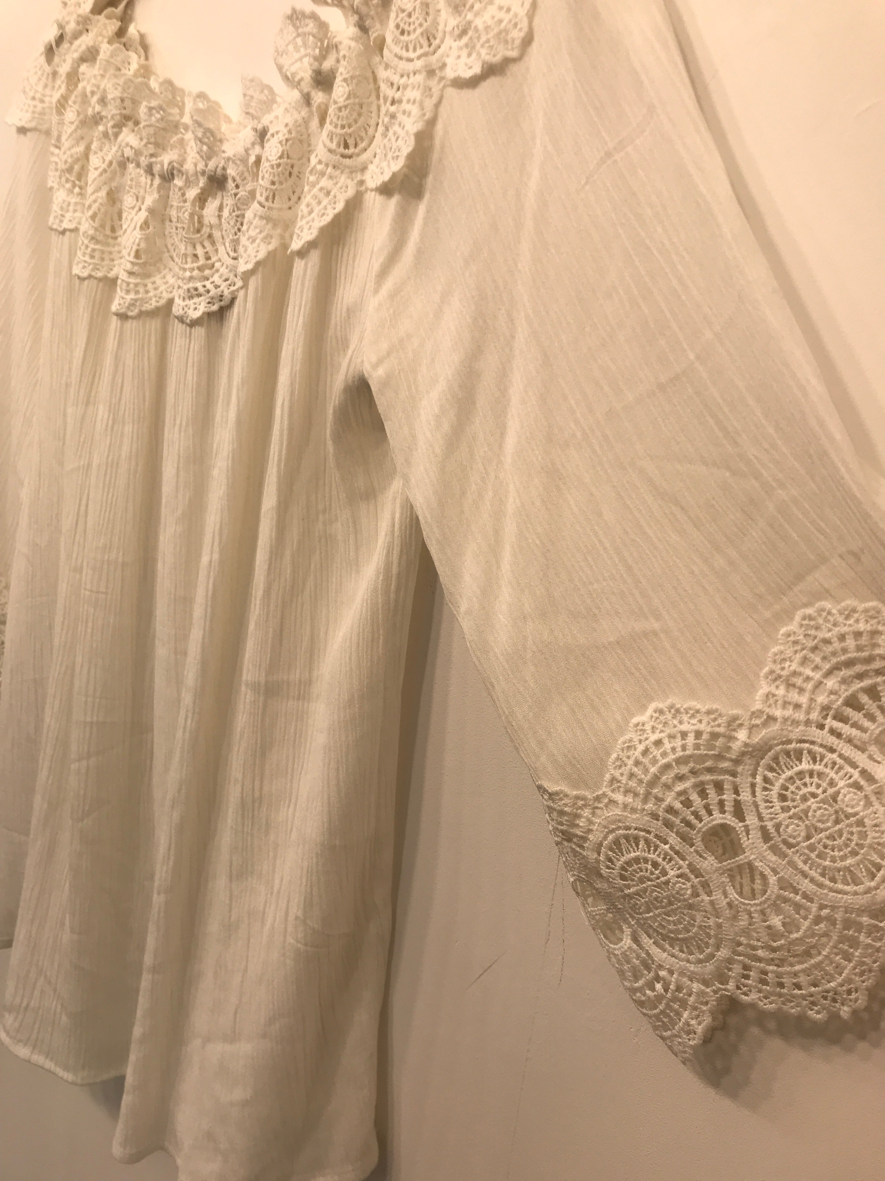 Cream Bluse